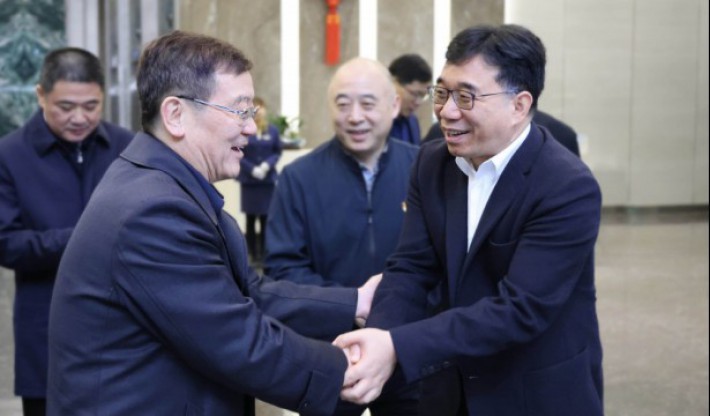 中央统战部副部长，，，，，全国工商联党组书记、常务副主席徐乐江