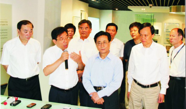 曾任中央书记处书记赵洪祝（时任浙江省委书记）；；；；；中央政治局委员黄坤明（时任荆门市委书记）